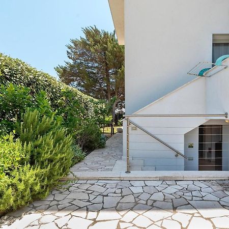 Charming Seafront Apartment With Garden And Patio เฟอร์ติเลีย ภายนอก รูปภาพ